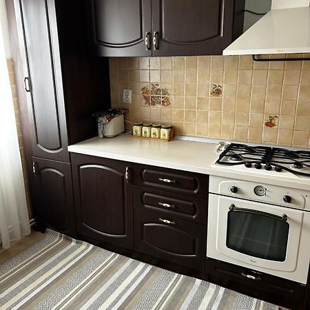 Lalelelor Apartment Сучава Екстер'єр фото