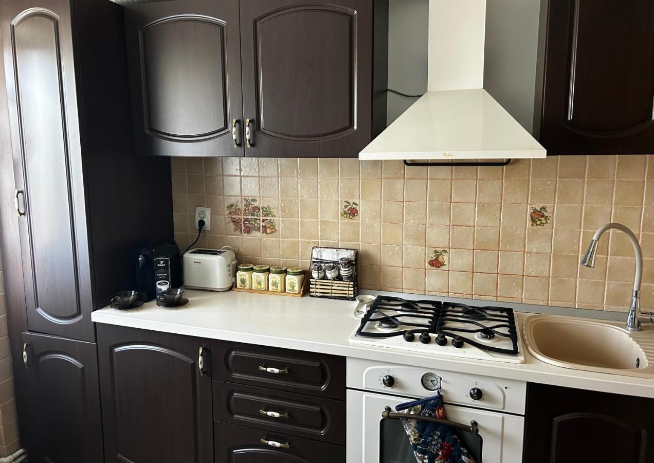 Lalelelor Apartment Сучава Екстер'єр фото